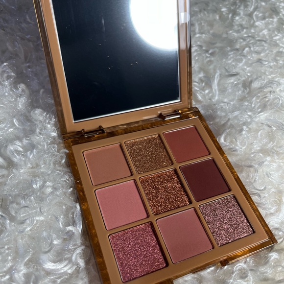 Huda Beauty ~ Nude Medium ~ Eyeshadow Palette ~ Medium Nude Obsessions ~ NIB - Picture 3 of 6